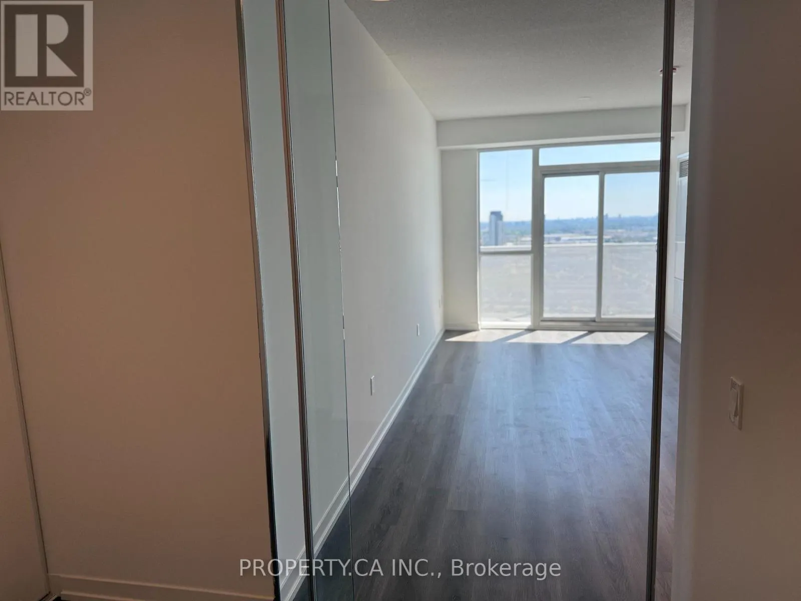 3306 - 28 INTERCHANGE WAY
