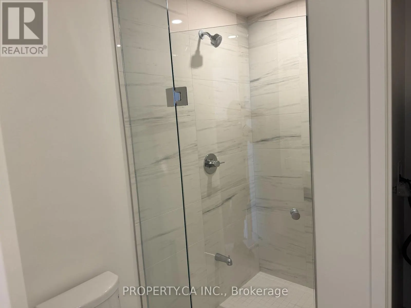 3306 - 28 INTERCHANGE WAY