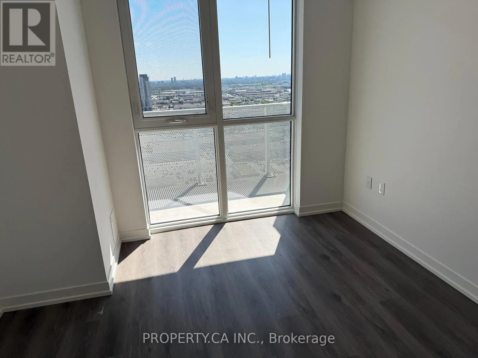 3306 - 28 INTERCHANGE WAY