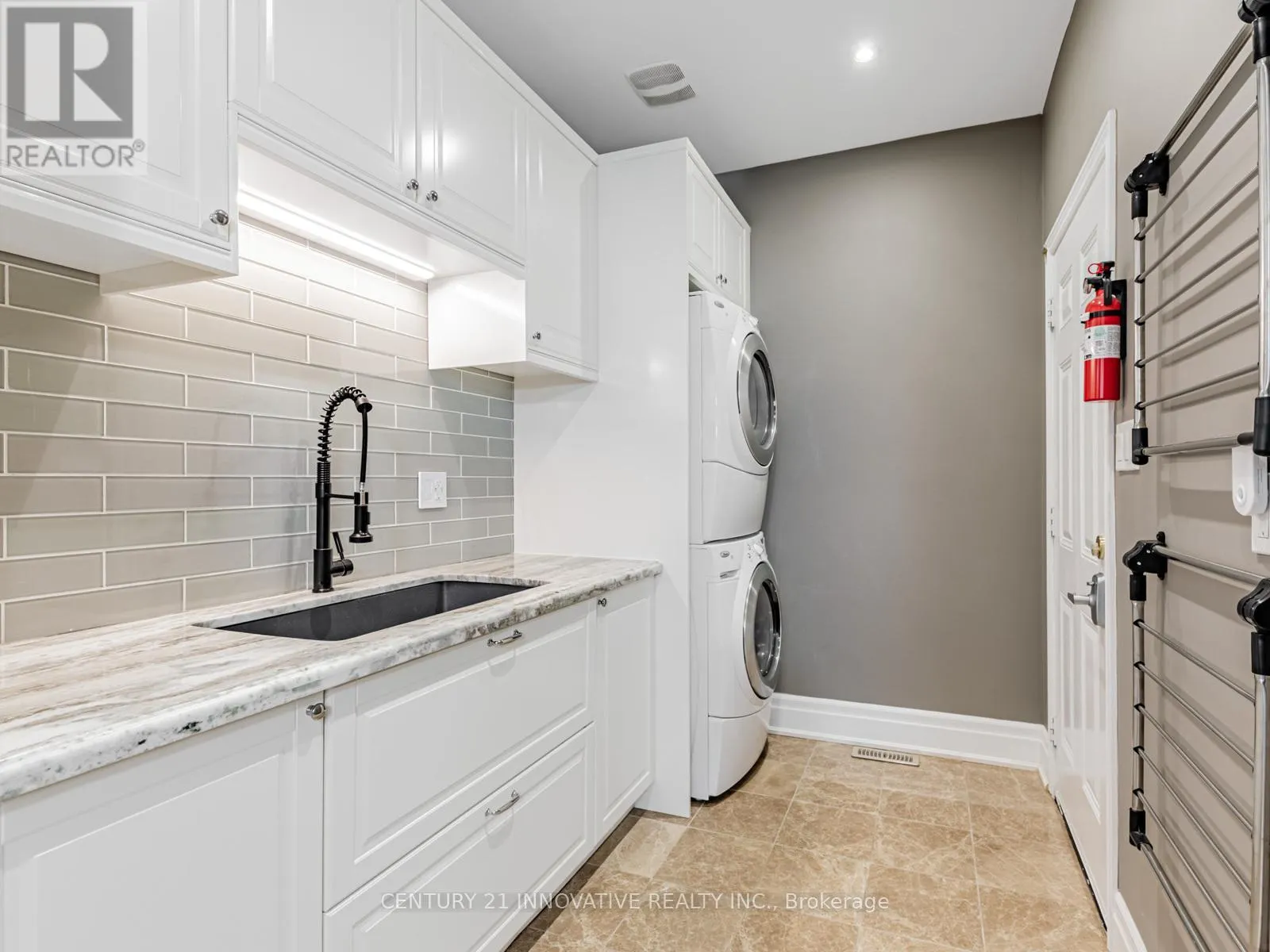 7 STONECHURCH CRESCENT