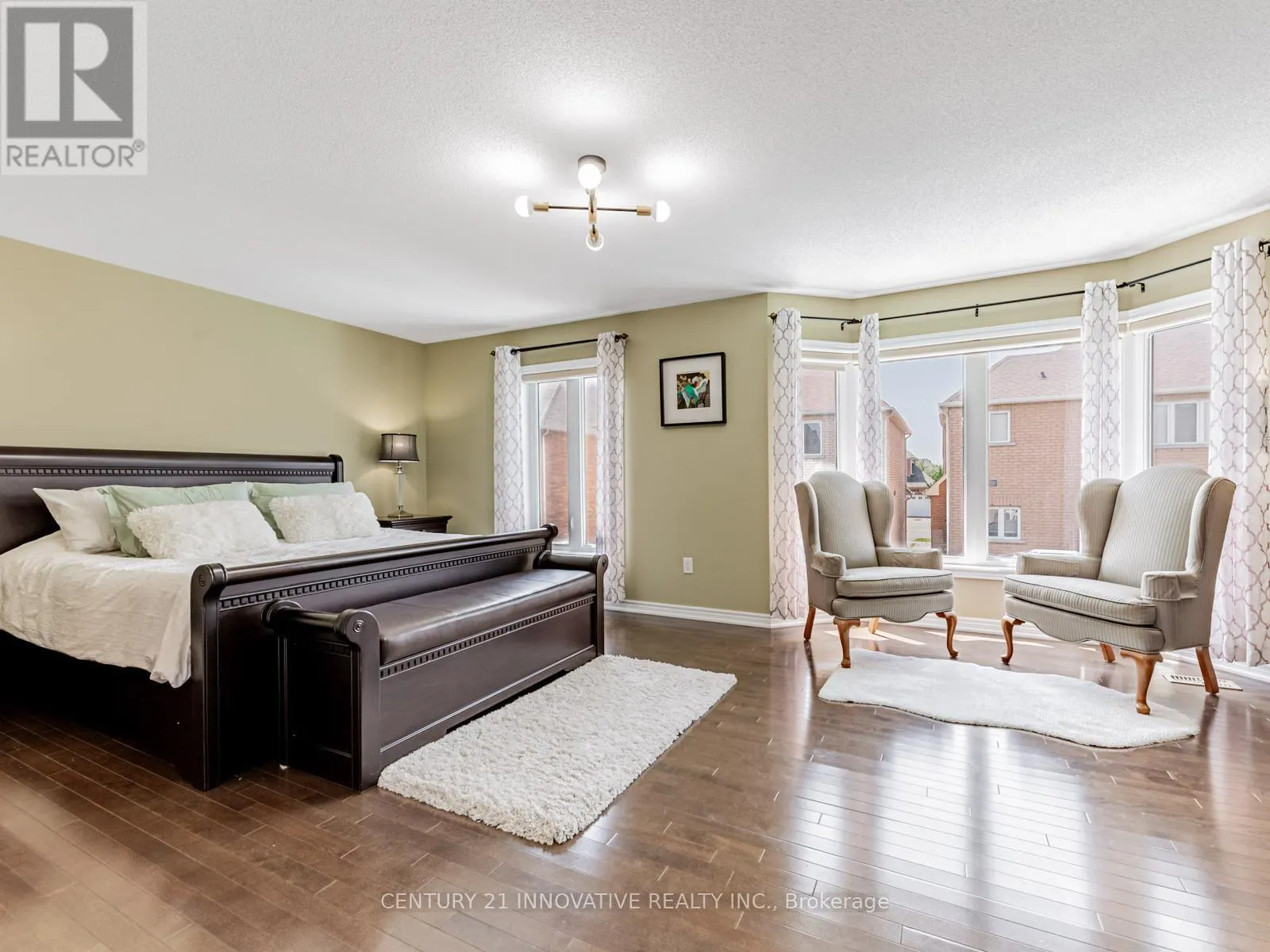 7 STONECHURCH CRESCENT
