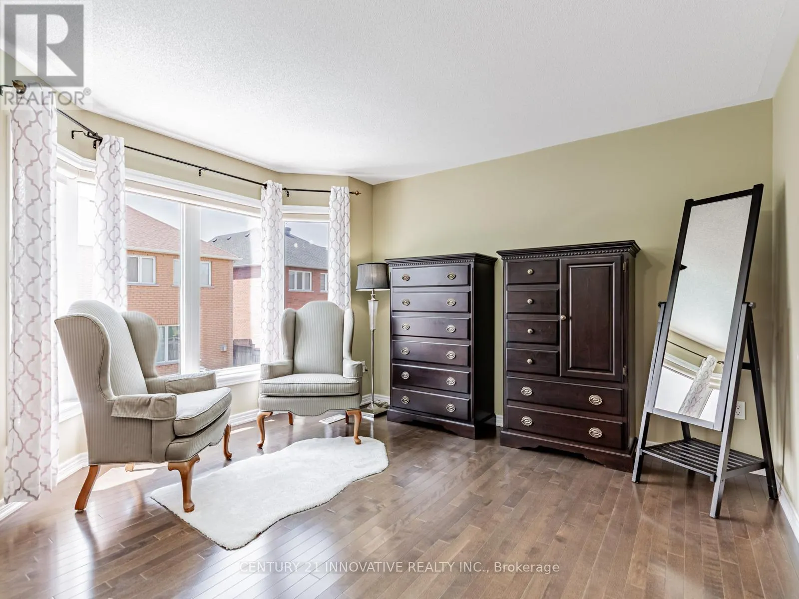7 STONECHURCH CRESCENT