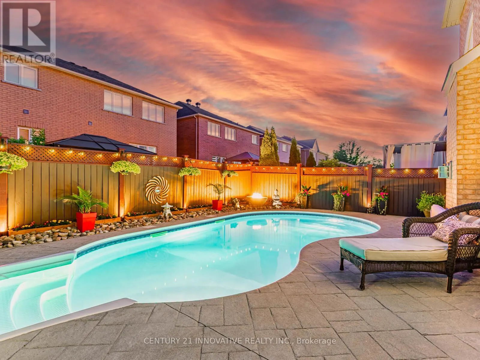 7 STONECHURCH CRESCENT