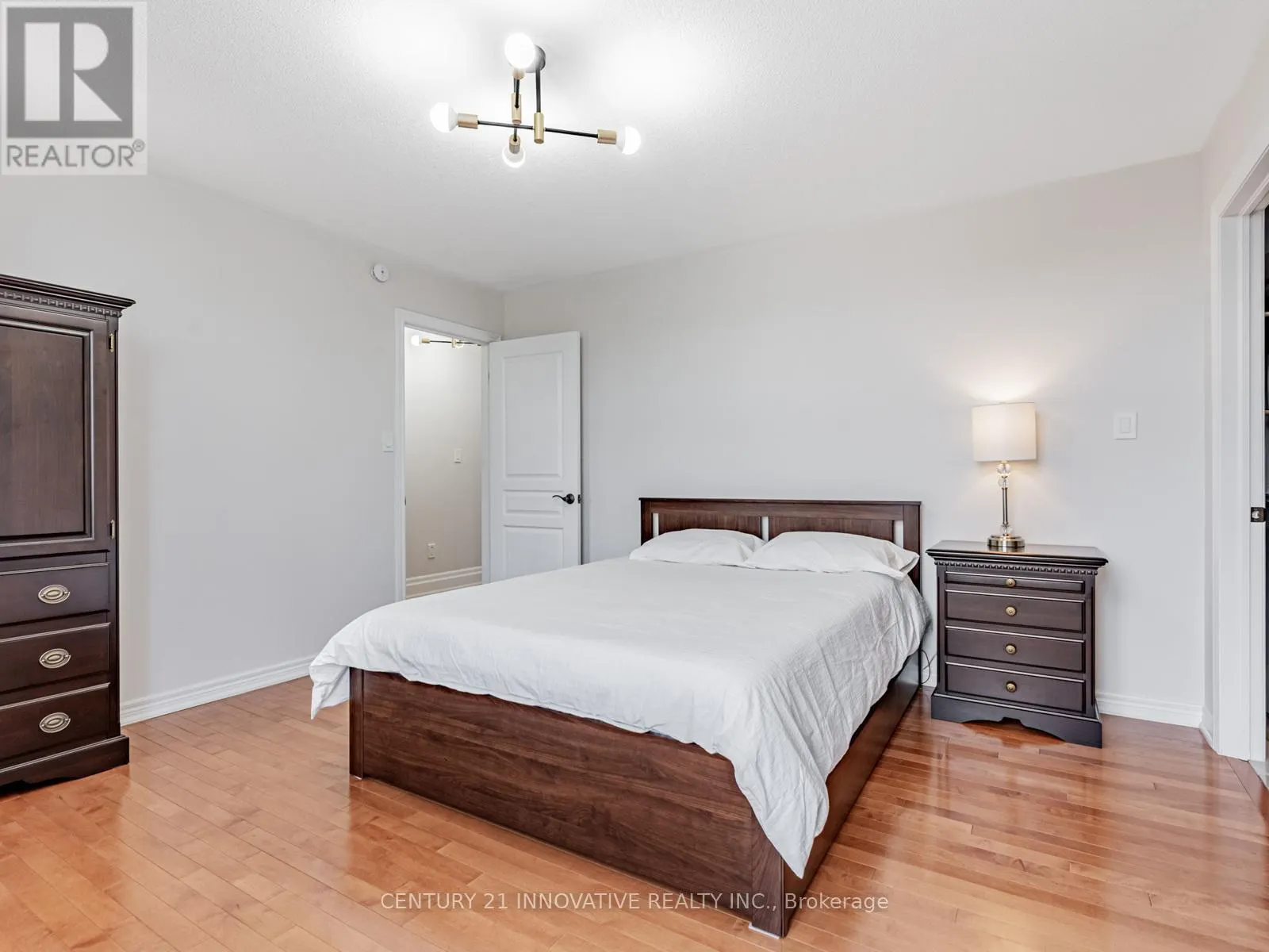 7 STONECHURCH CRESCENT
