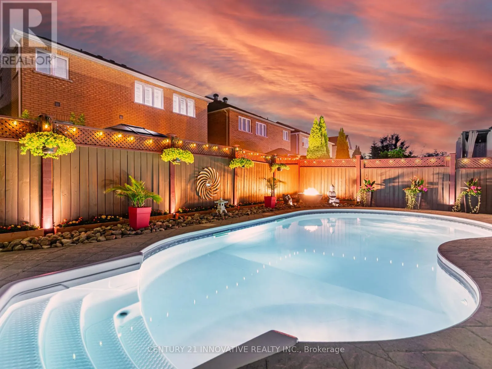 7 STONECHURCH CRESCENT
