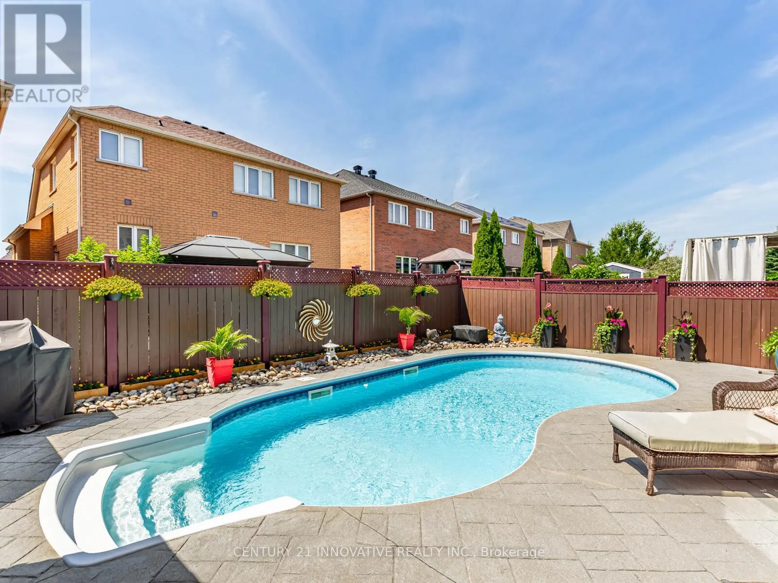 7 STONECHURCH CRESCENT