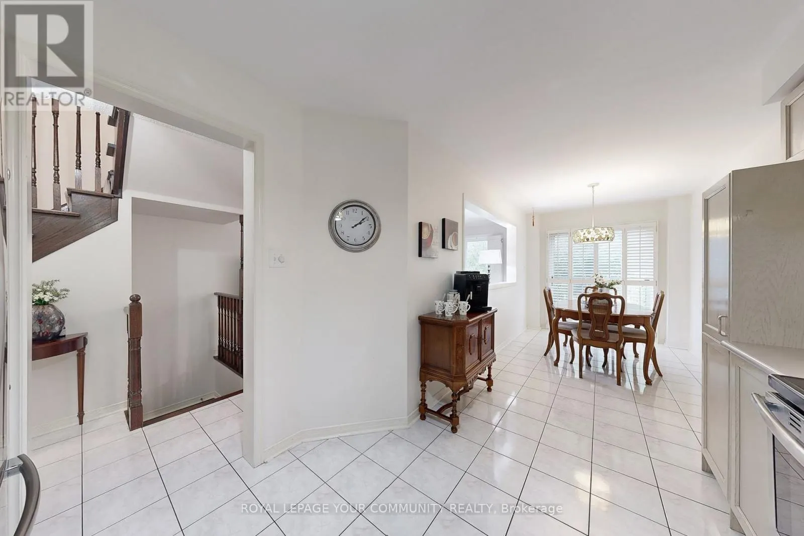 44 TUMBLEWEED COURT
