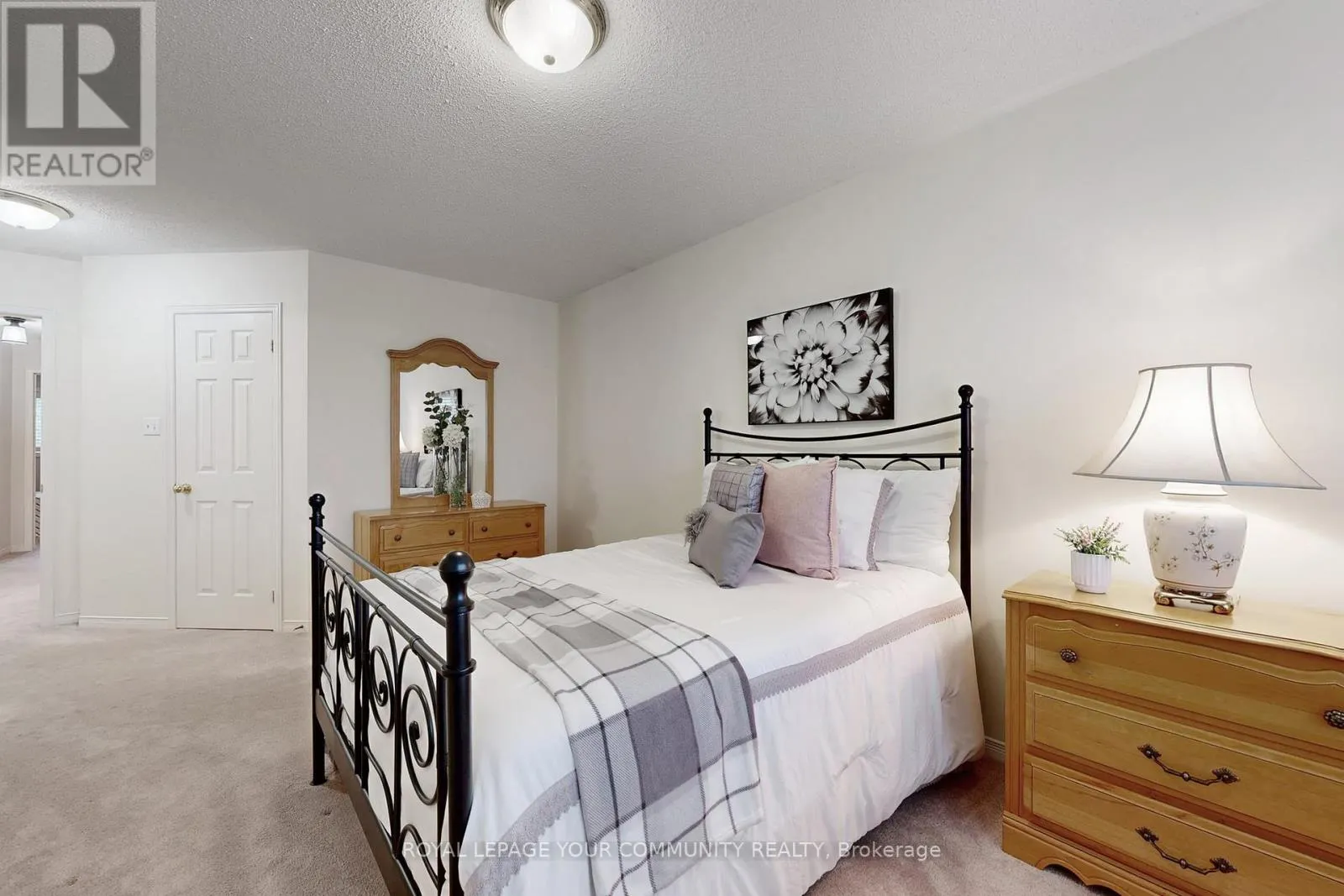 44 TUMBLEWEED COURT