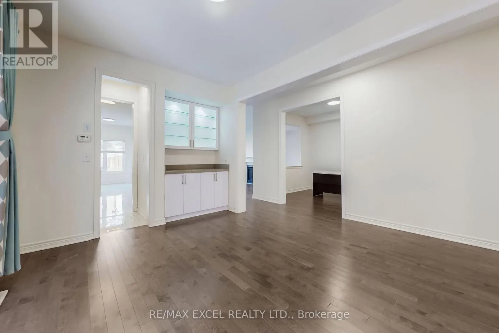 6 KAVANAGH AVENUE