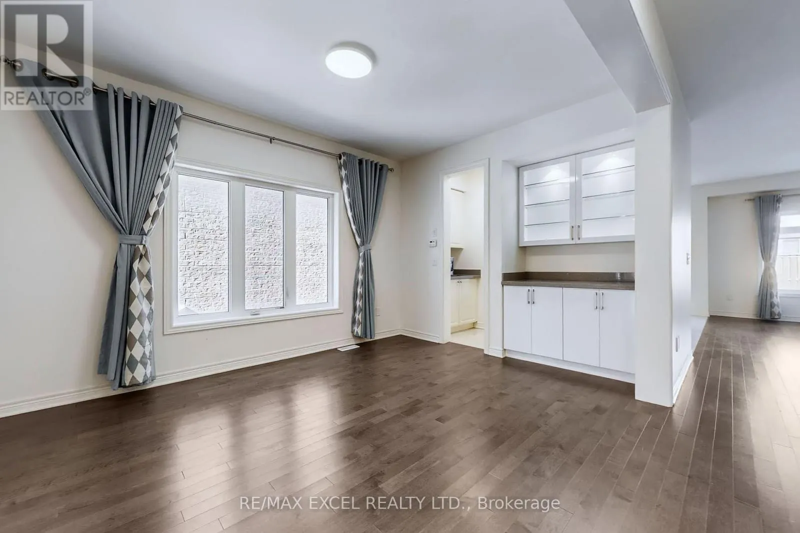 6 KAVANAGH AVENUE