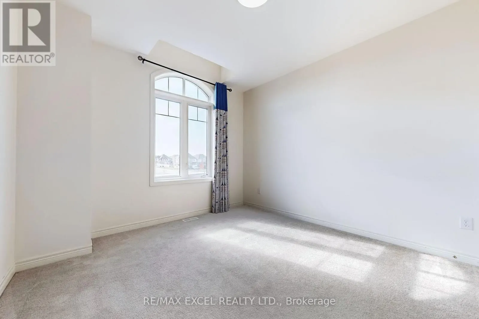 6 KAVANAGH AVENUE