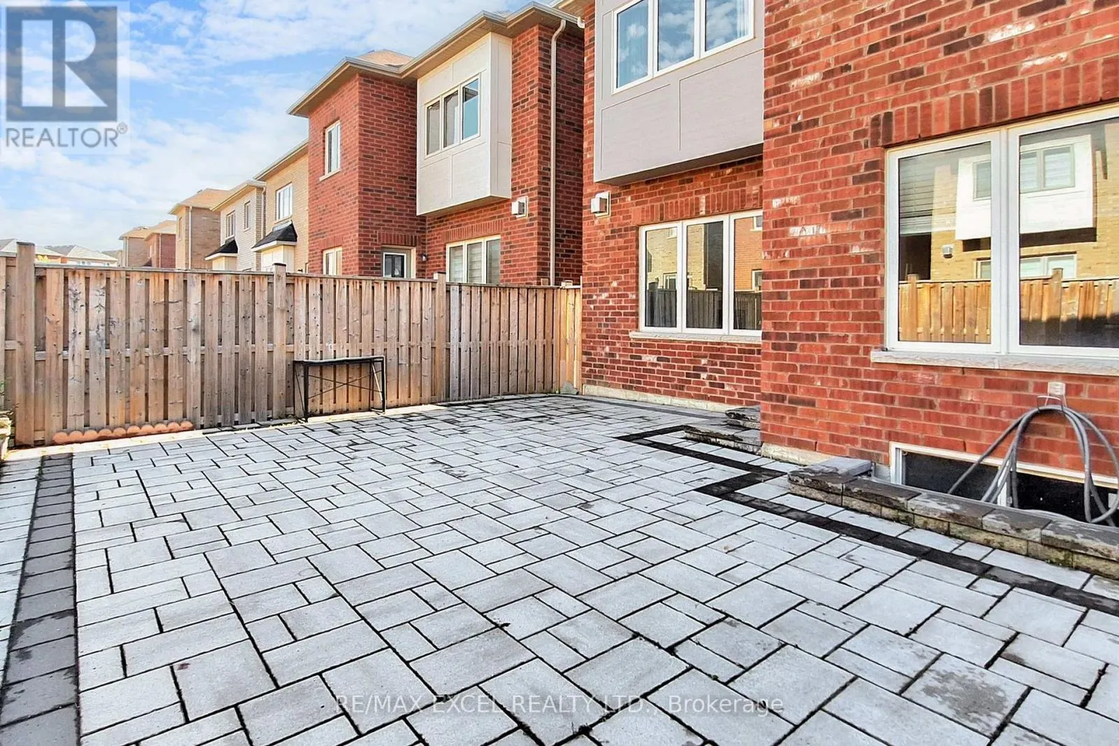 6 KAVANAGH AVENUE