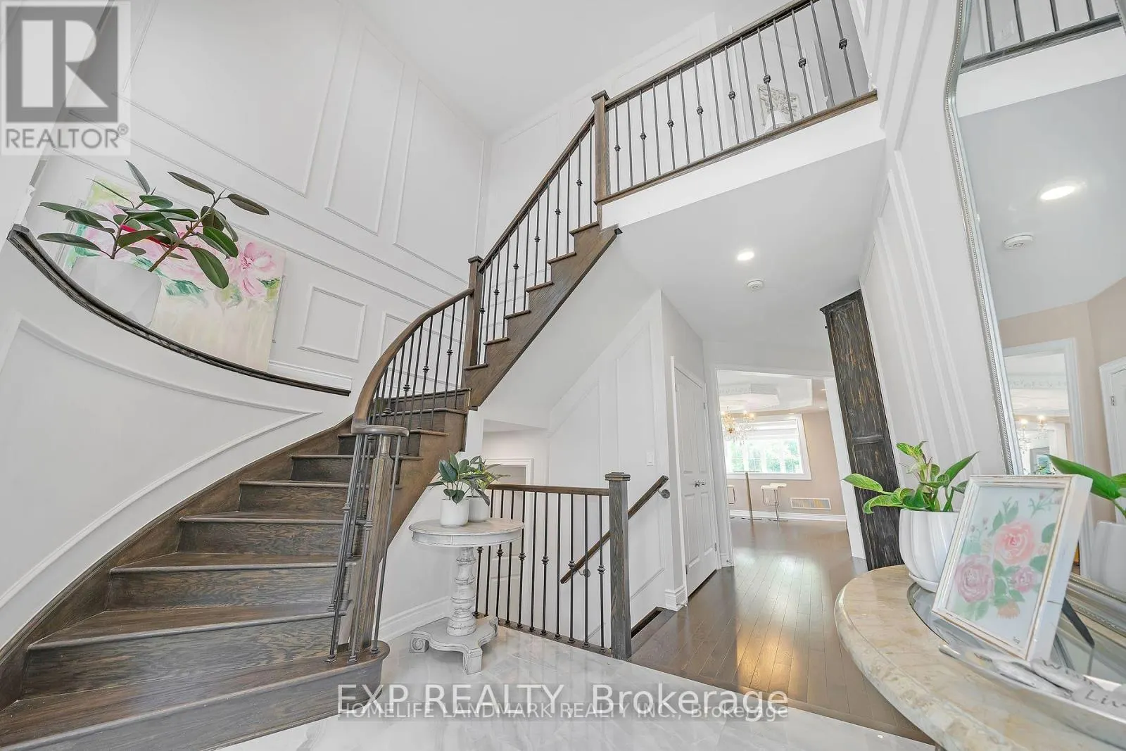 25 LADDER CRESCENT