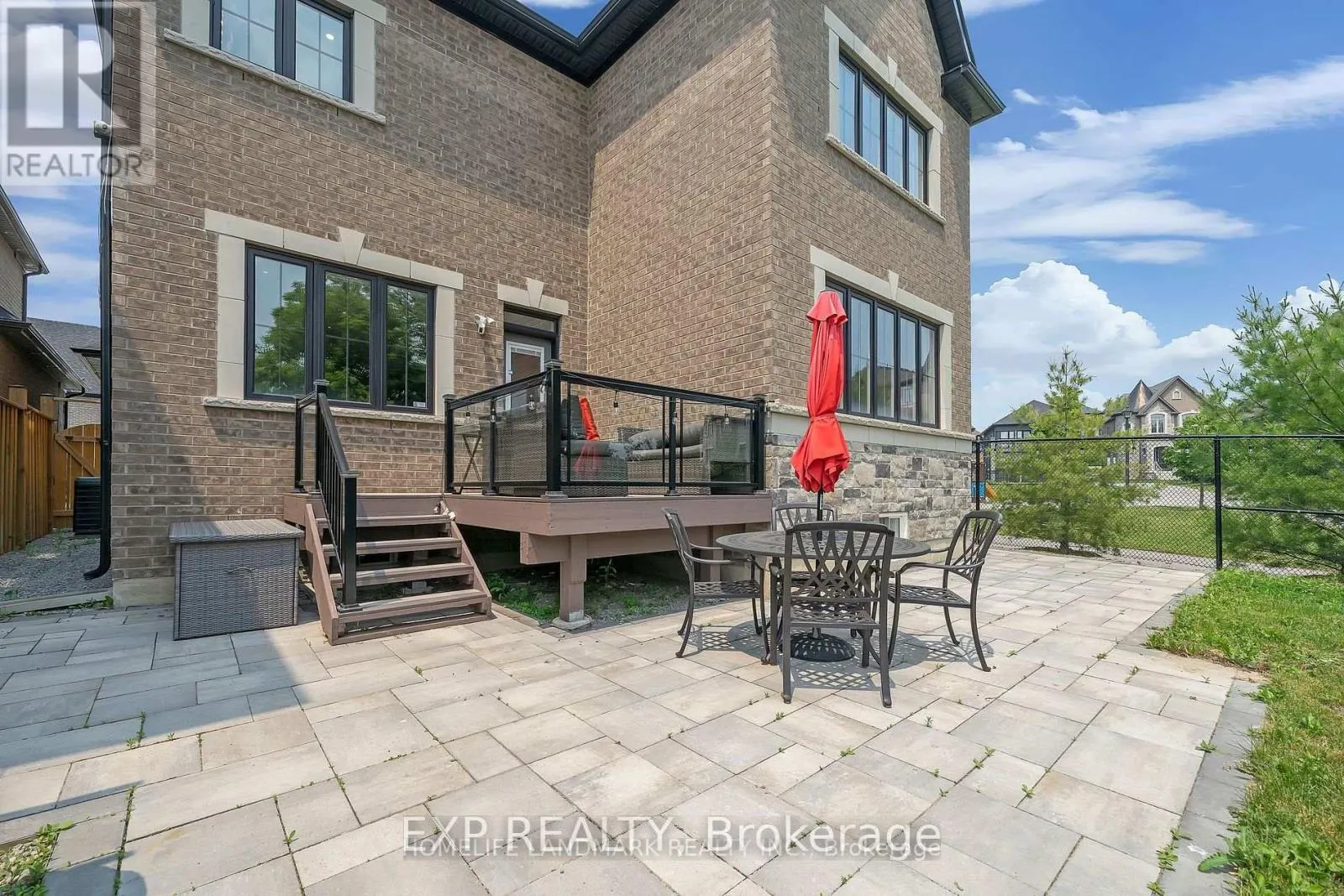 25 LADDER CRESCENT