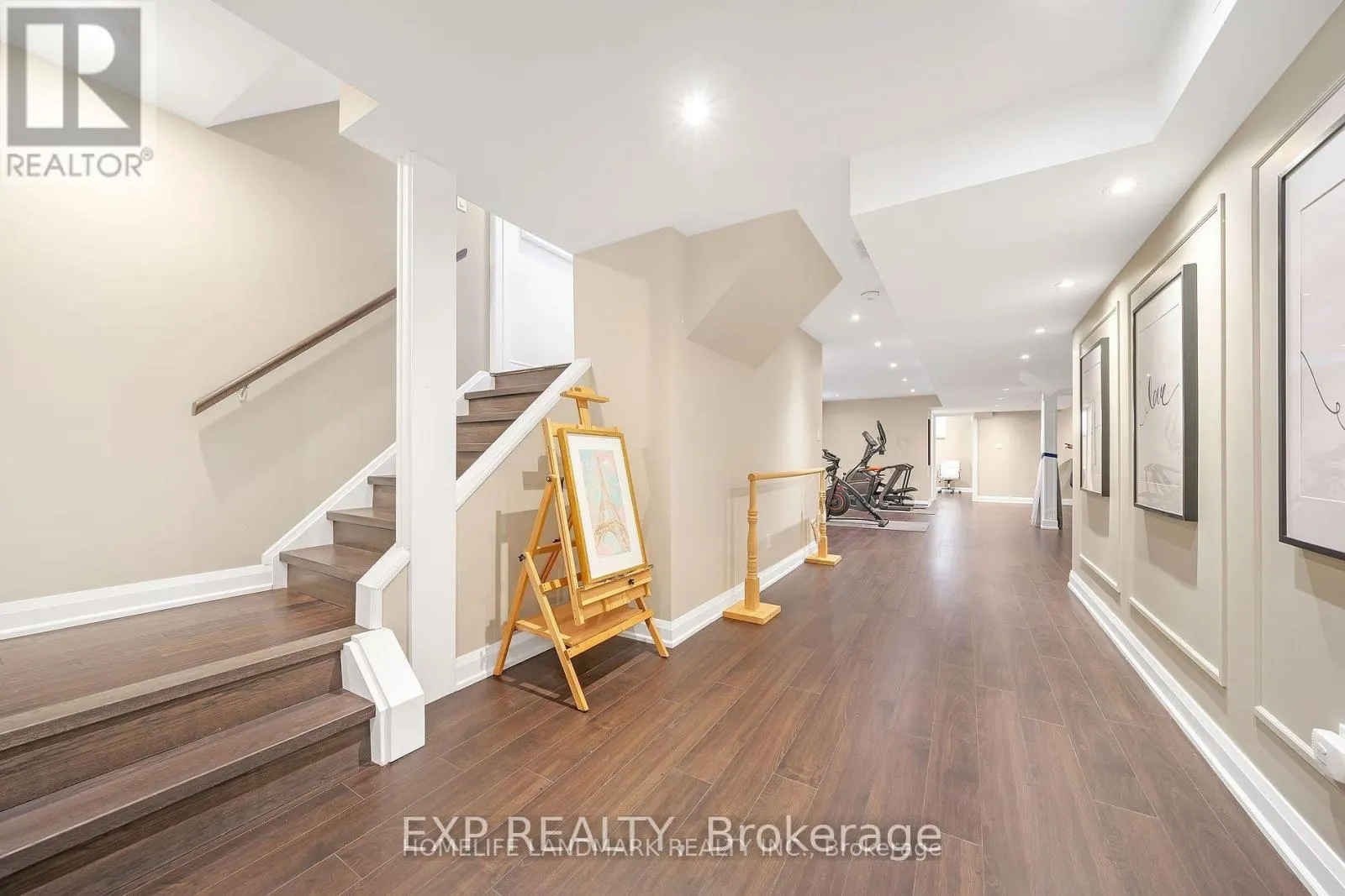 25 LADDER CRESCENT