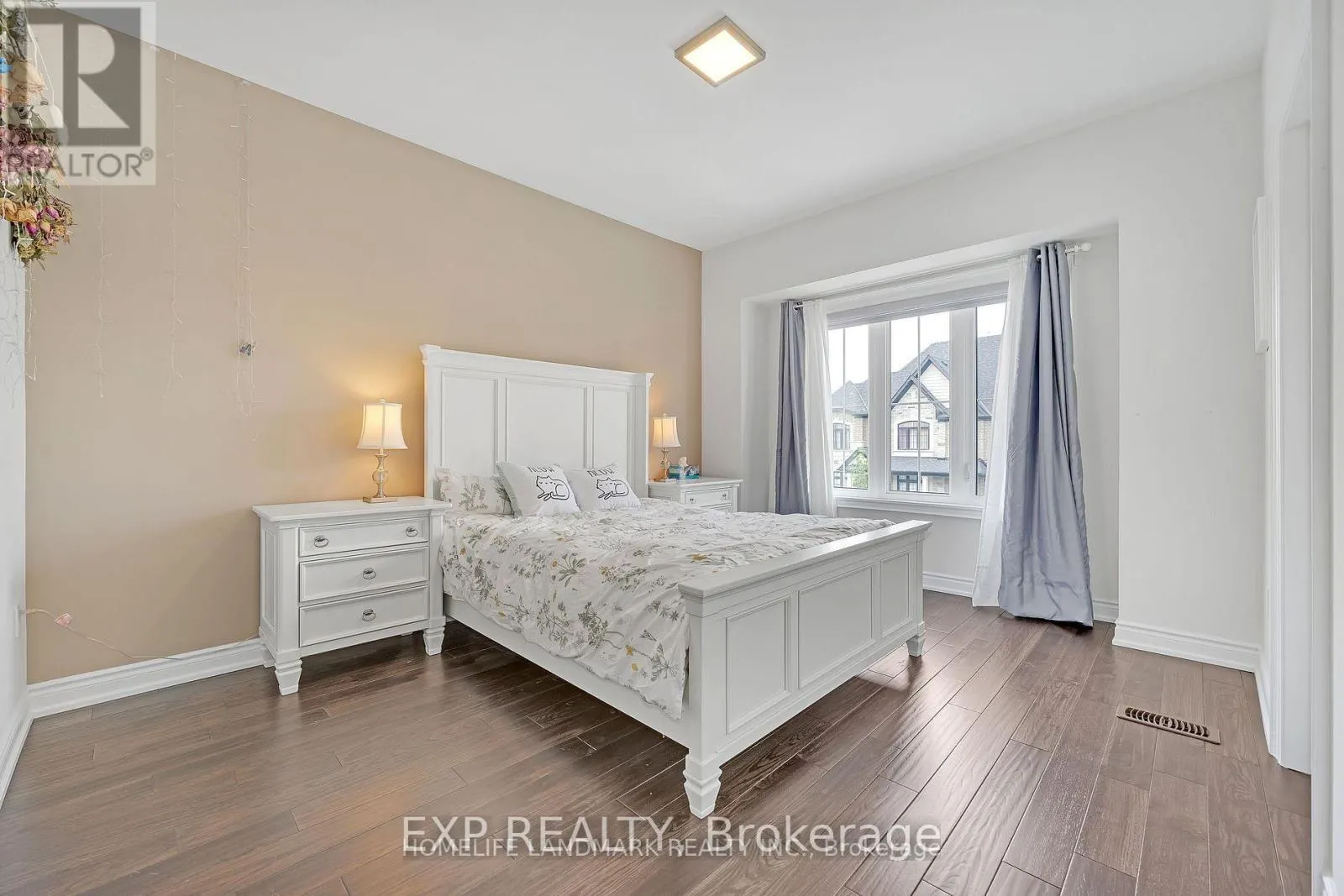 25 LADDER CRESCENT