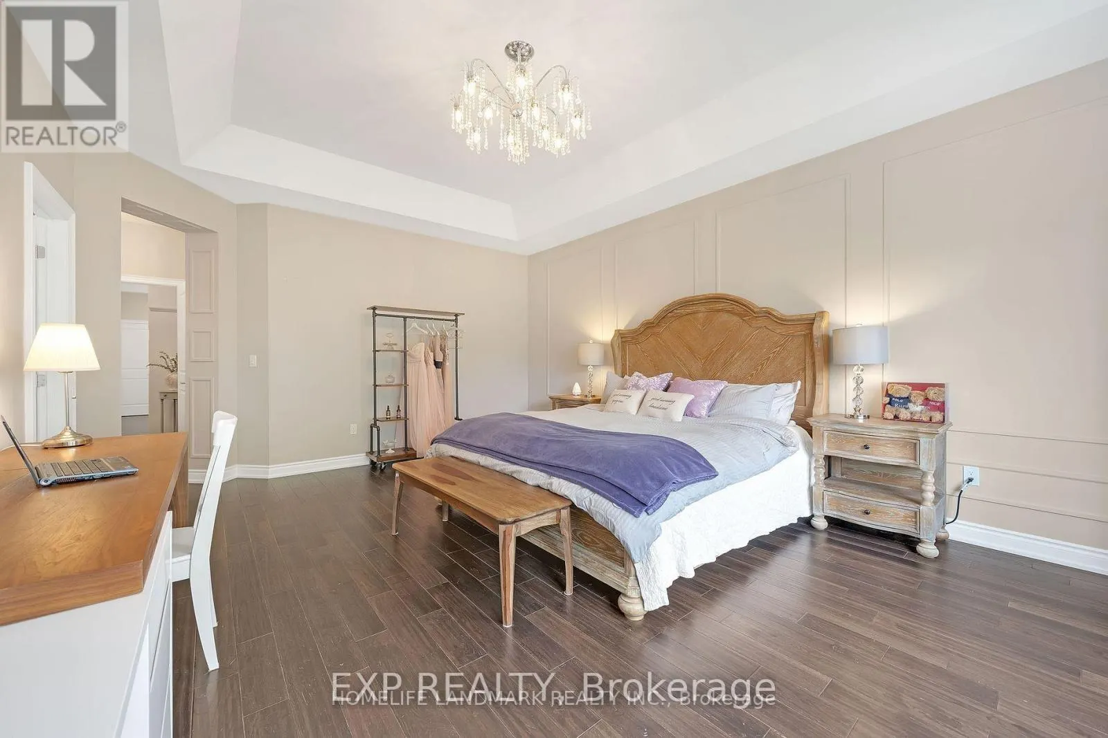 25 LADDER CRESCENT