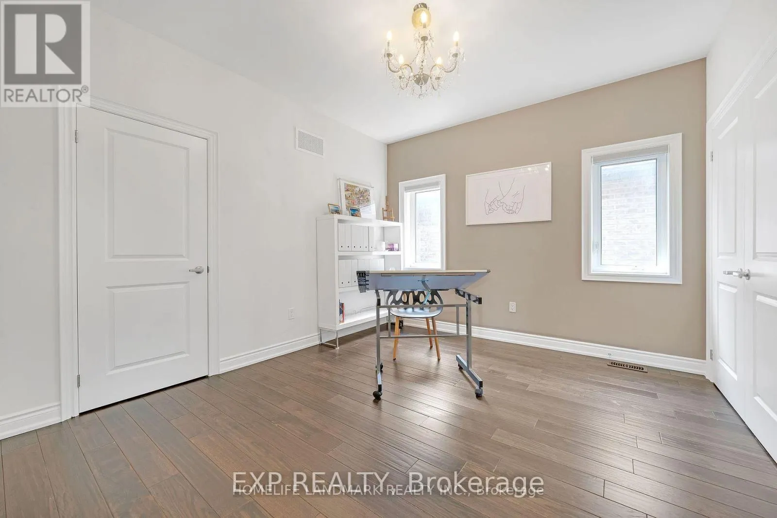 25 LADDER CRESCENT