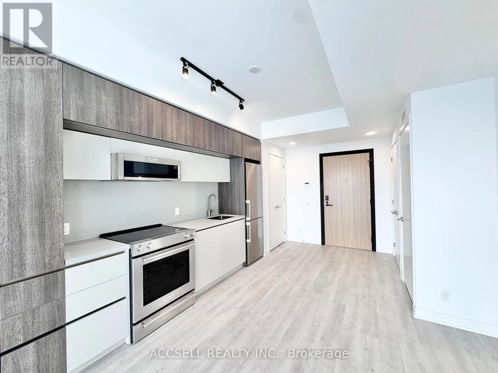 W702 - 185 MILLWAY AVENUE