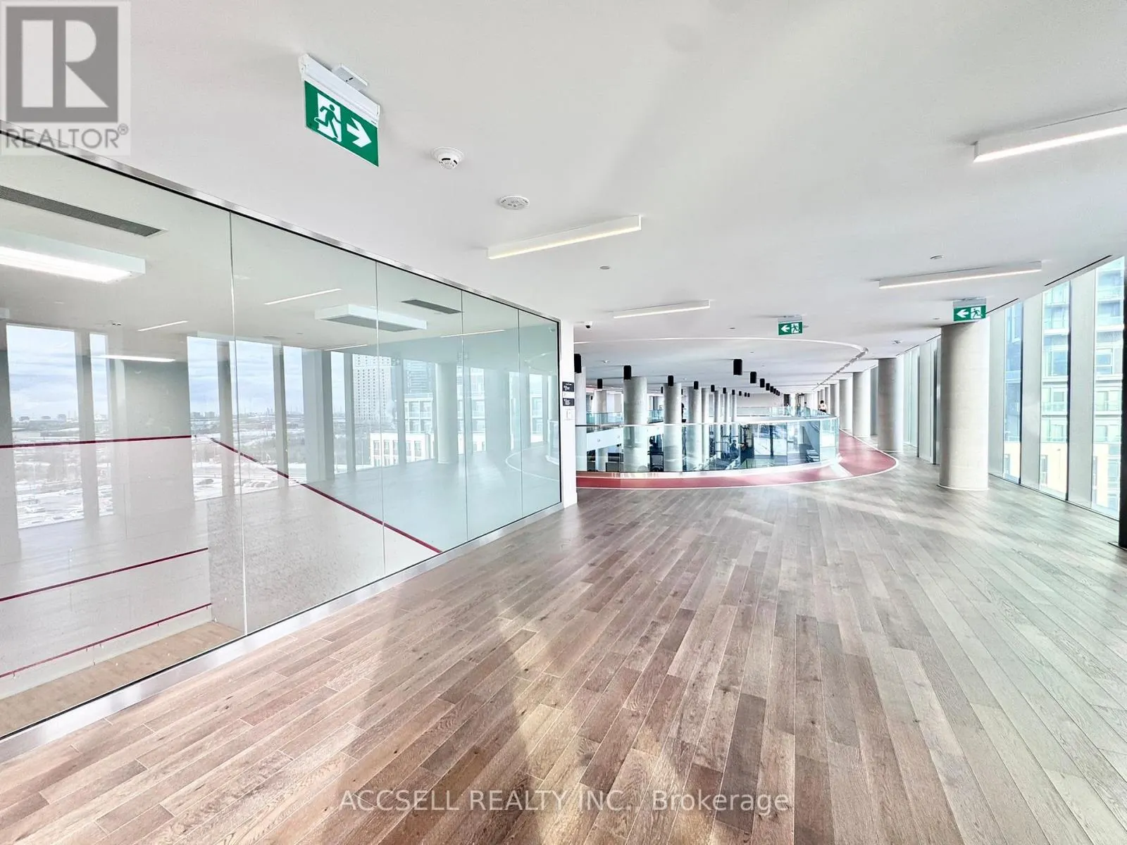 W2805 - 185 MILLWAY AVENUE