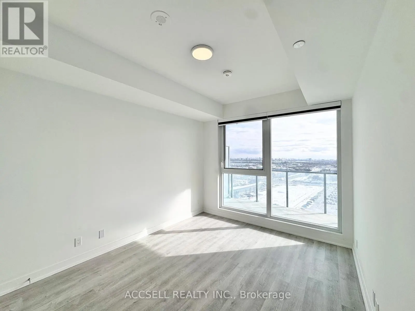 W2805 - 185 MILLWAY AVENUE