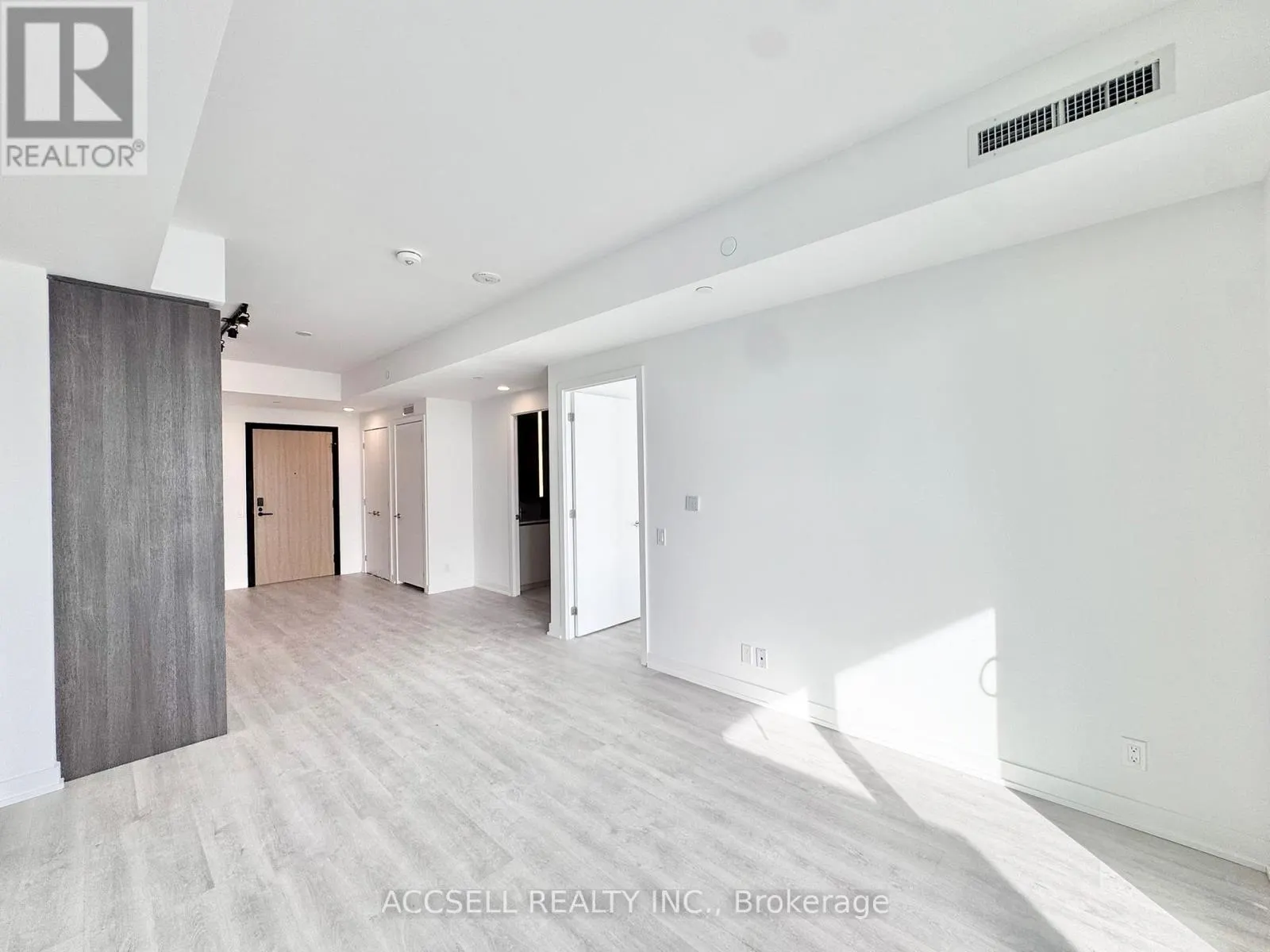 W2805 - 185 MILLWAY AVENUE