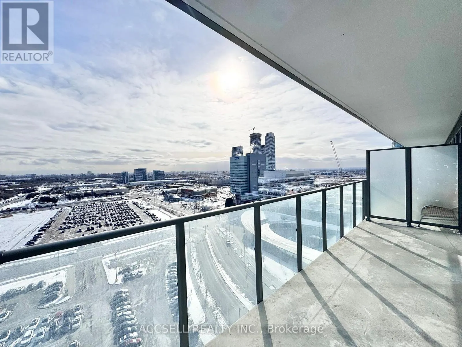 W2805 - 185 MILLWAY AVENUE