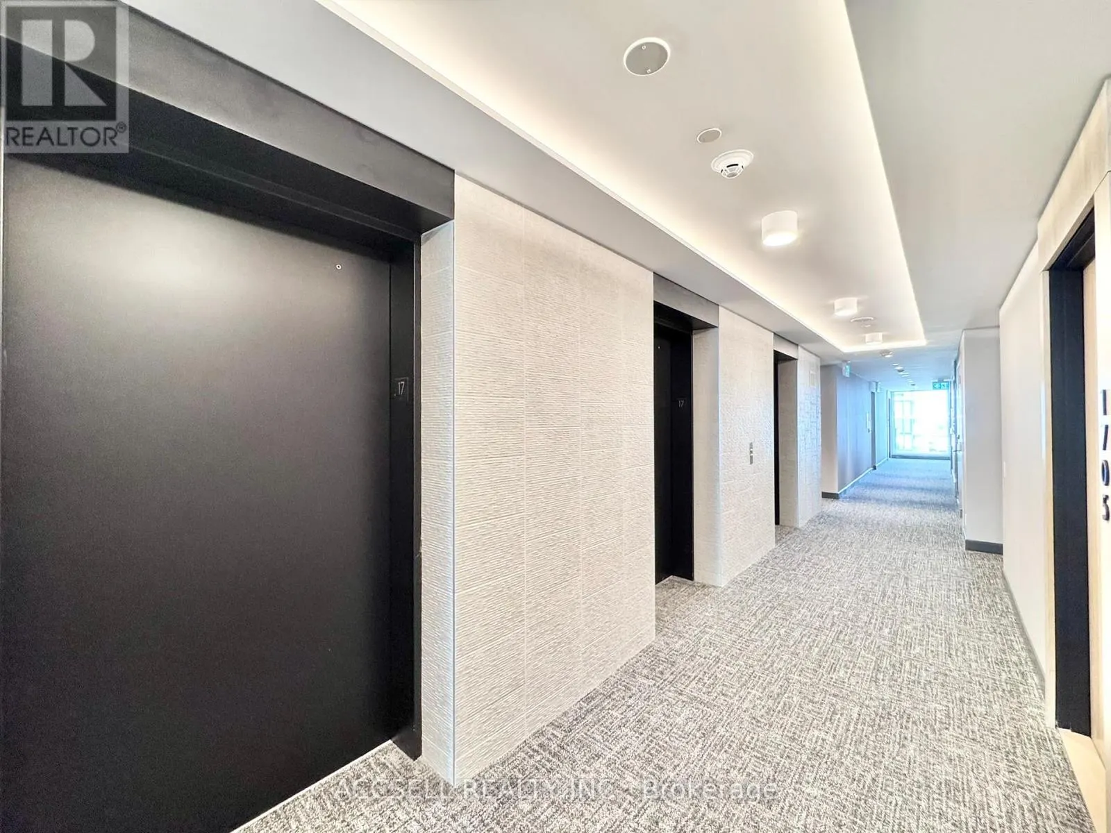 W2805 - 185 MILLWAY AVENUE
