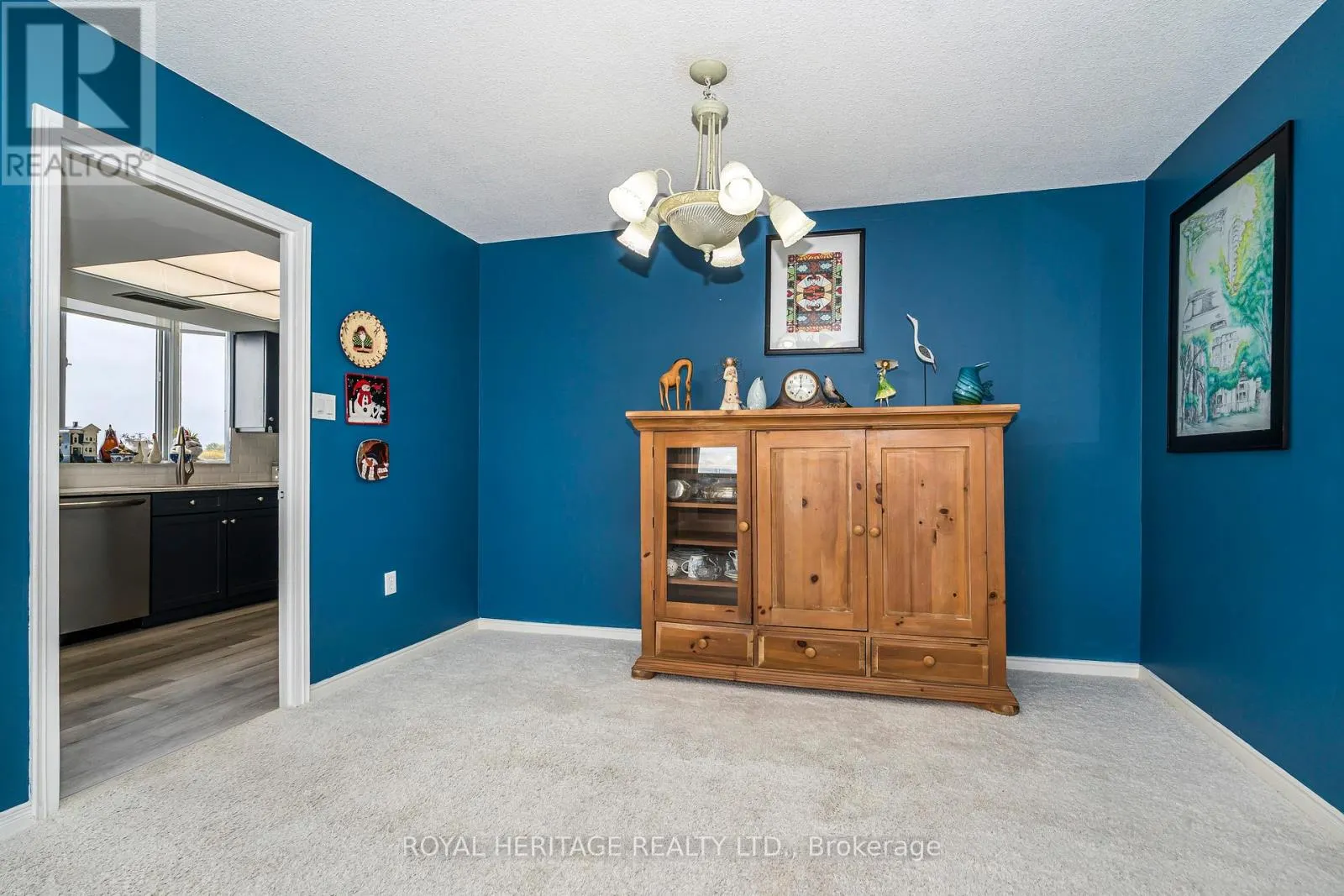 809 - 270 DAVIS DRIVE