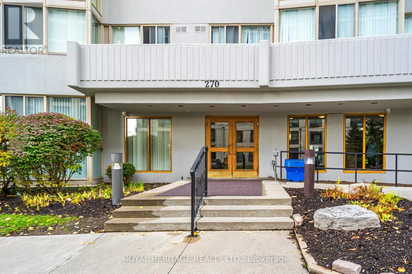 809 - 270 DAVIS DRIVE