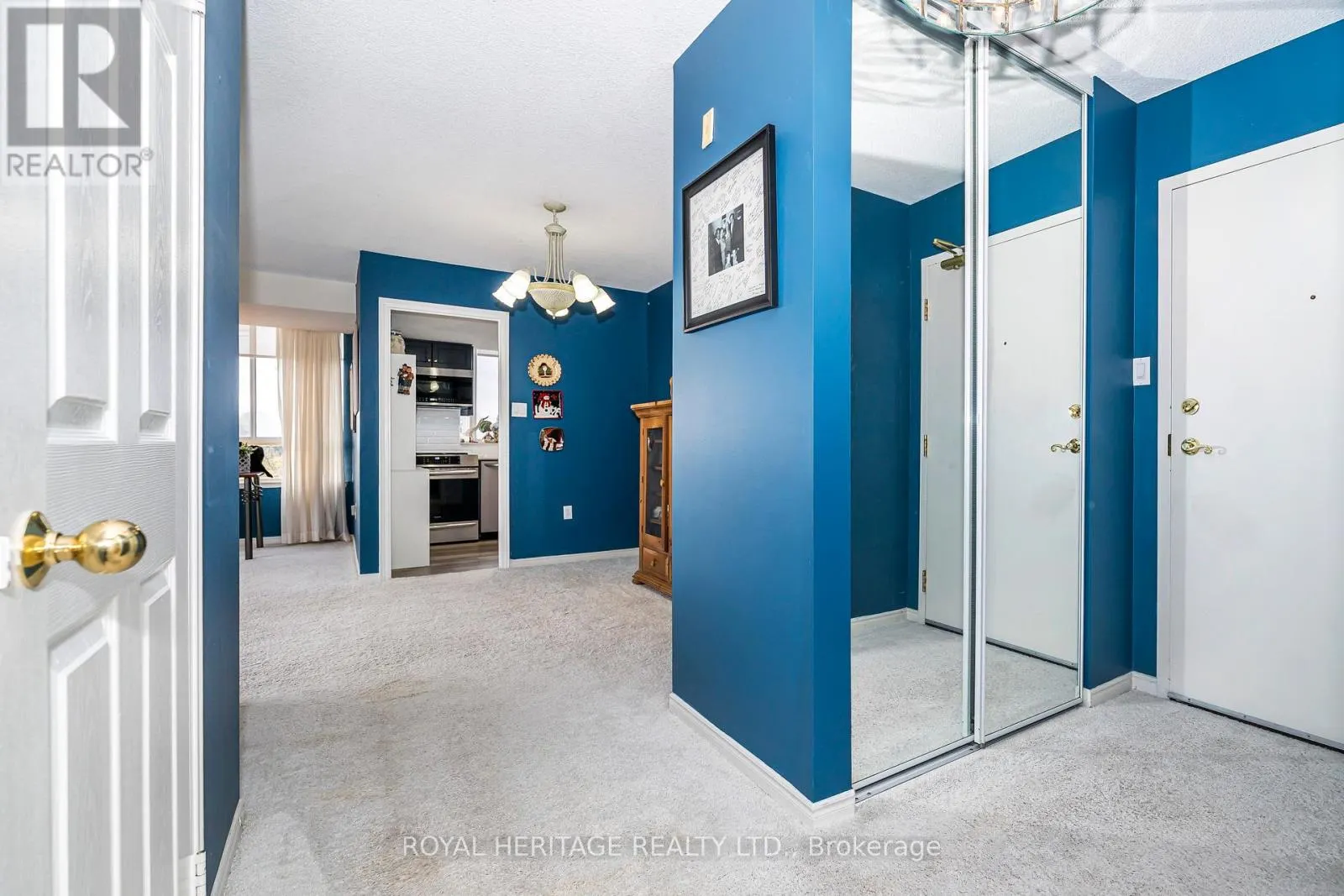 809 - 270 DAVIS DRIVE