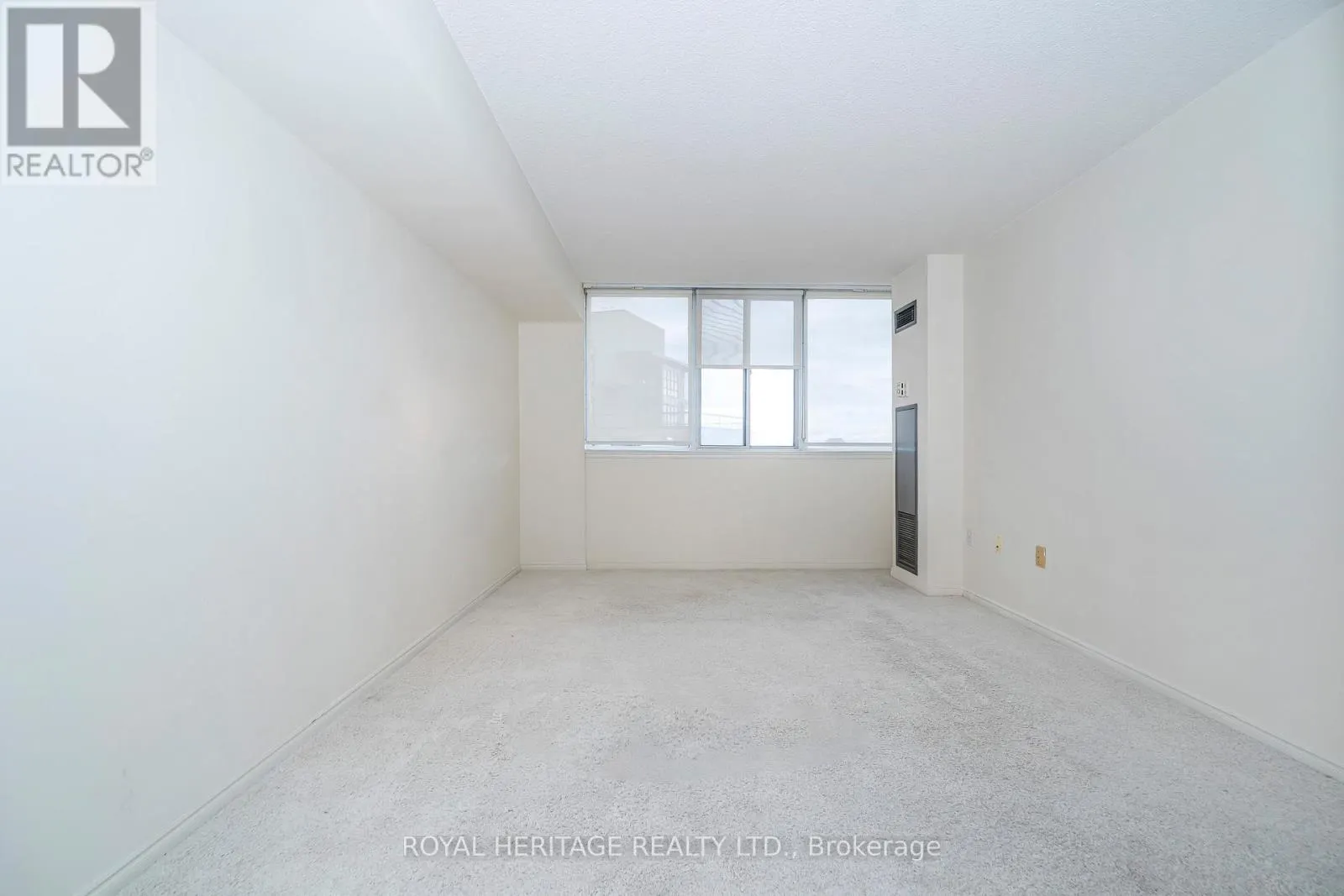 809 - 270 DAVIS DRIVE