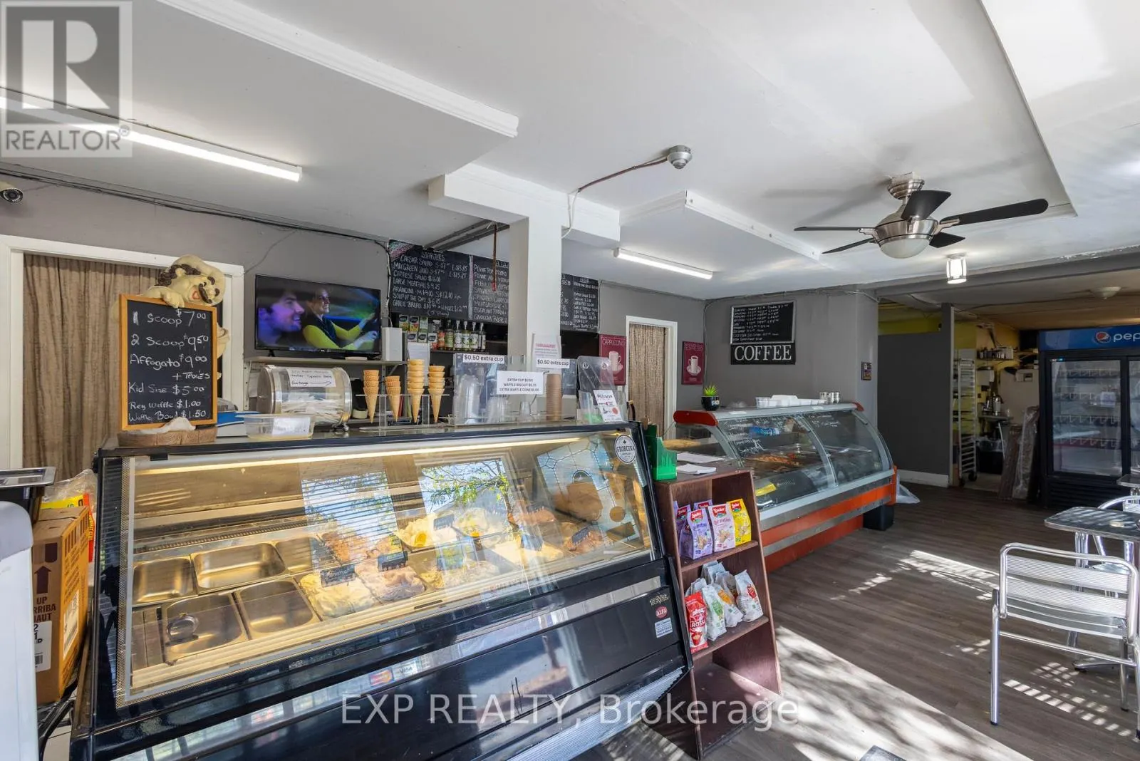 104 & 105 - 928 LAKE DRIVE E