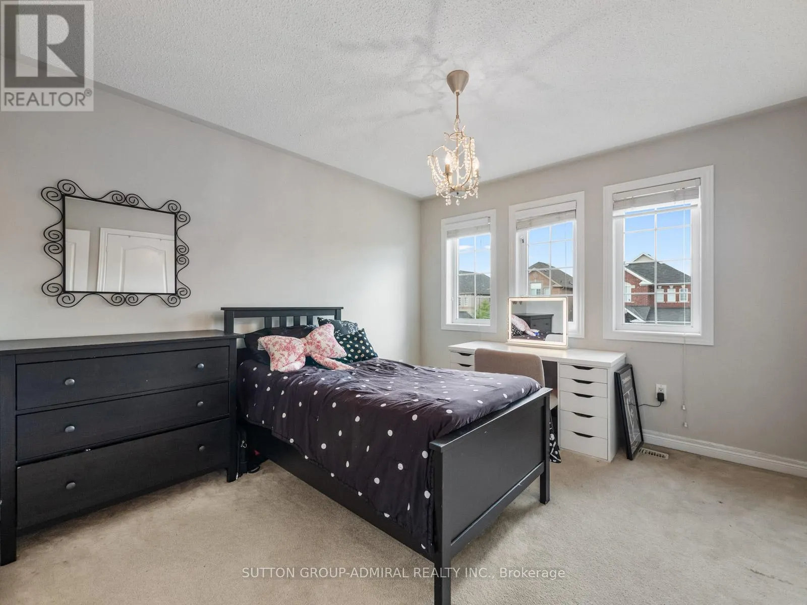 192 CHAYNA CRESCENT