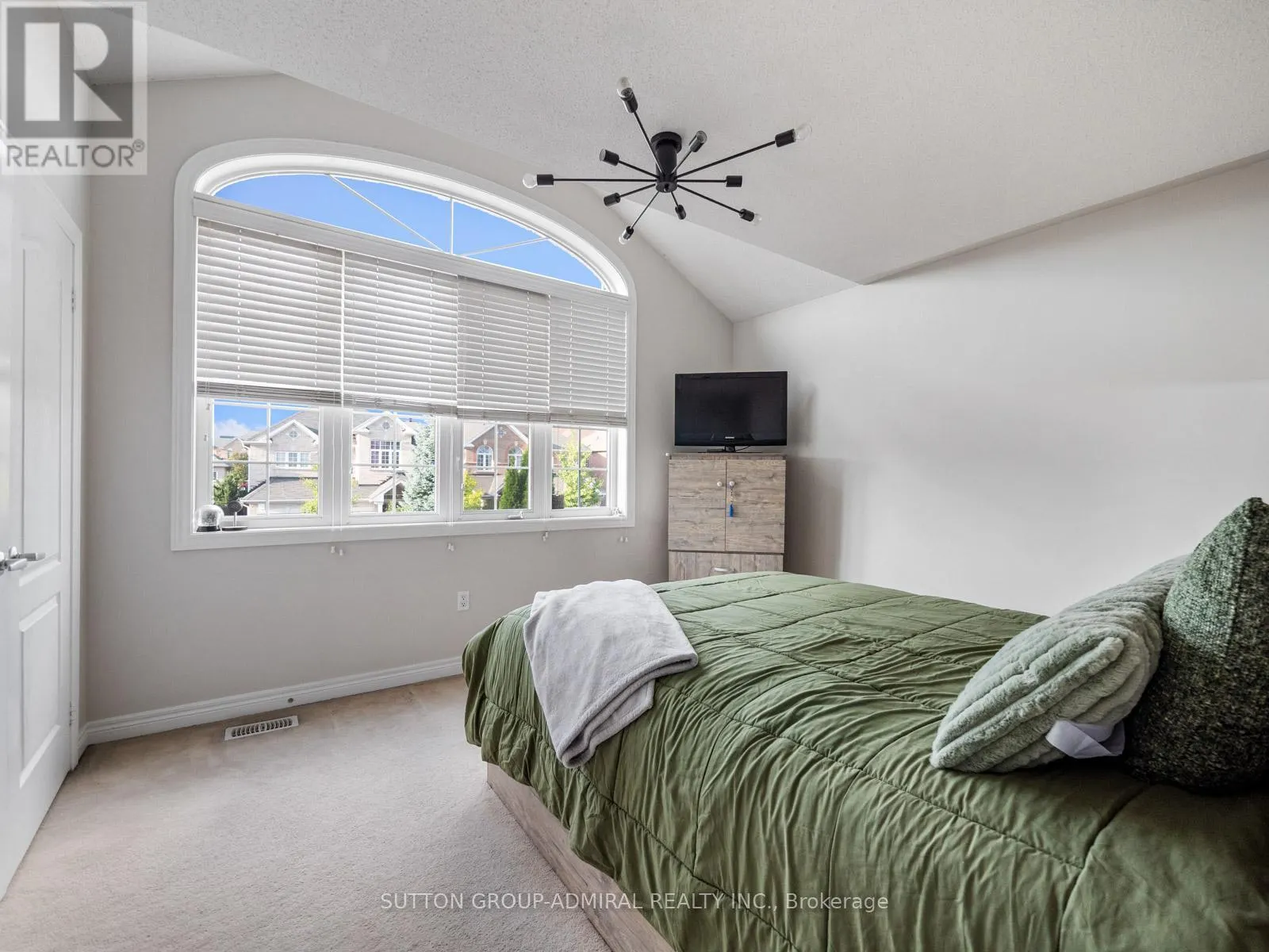 192 CHAYNA CRESCENT
