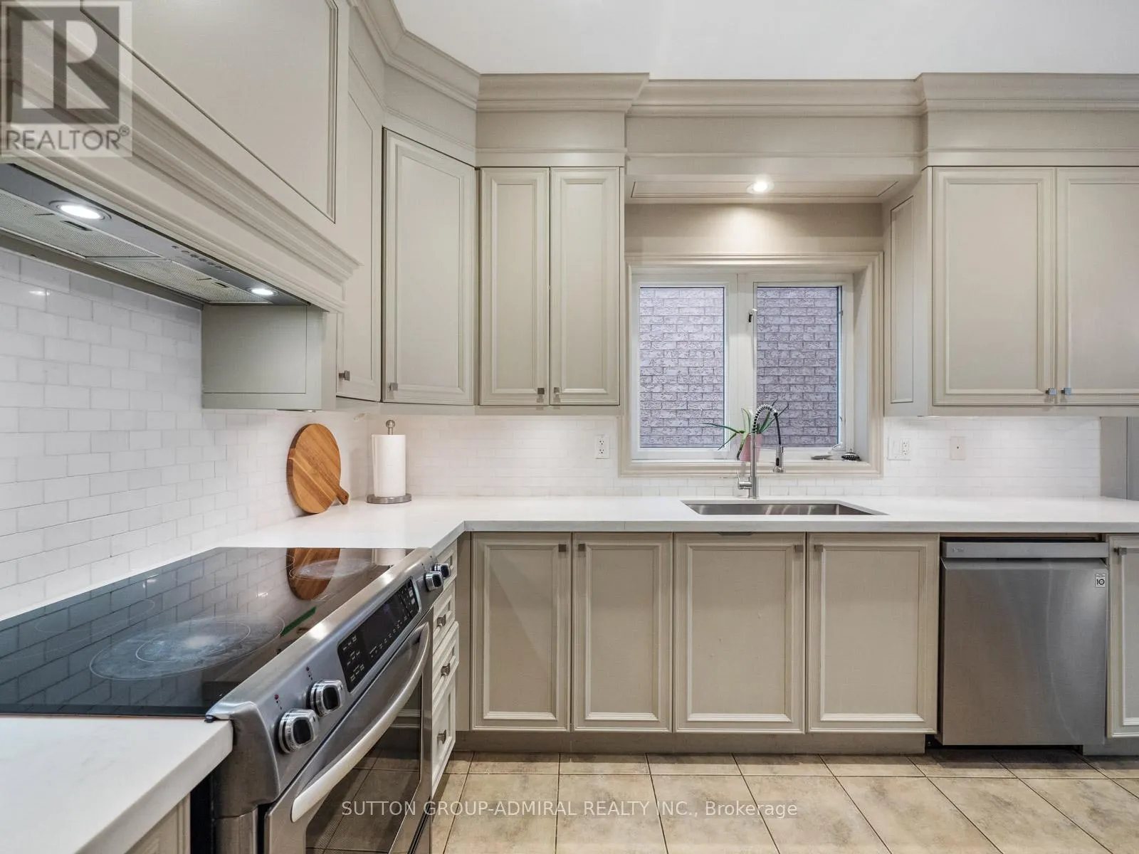 192 CHAYNA CRESCENT