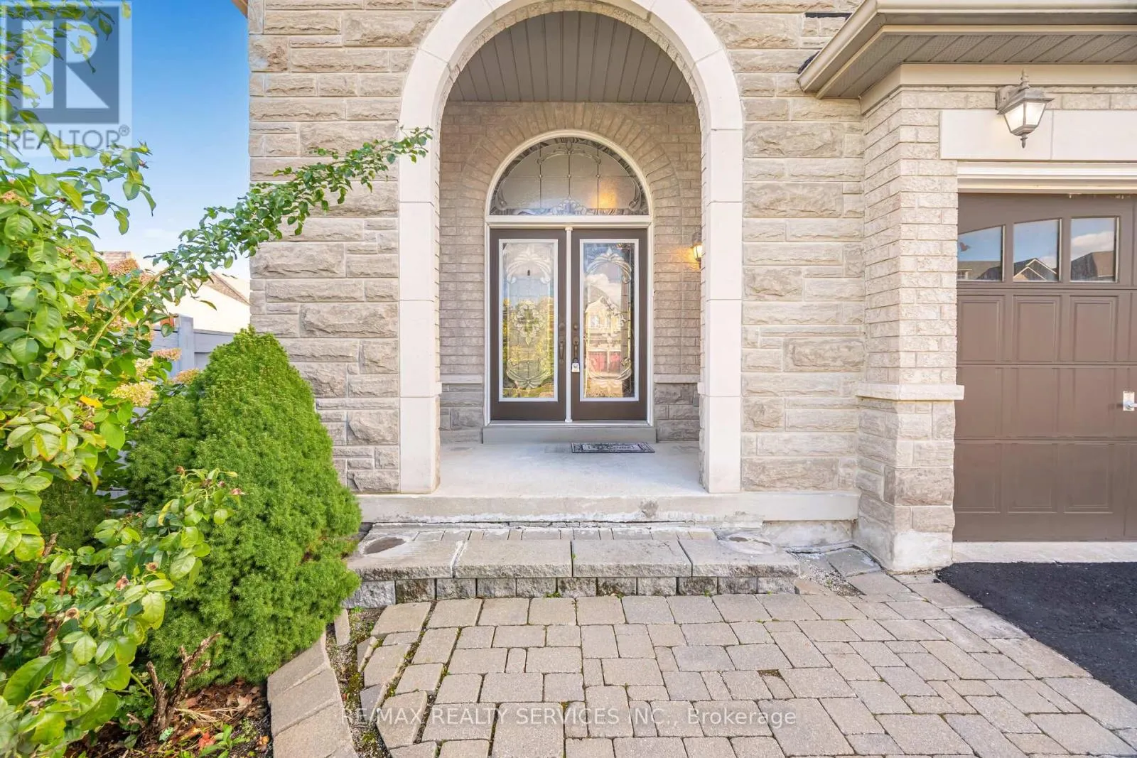 71 IVY GLEN DRIVE
