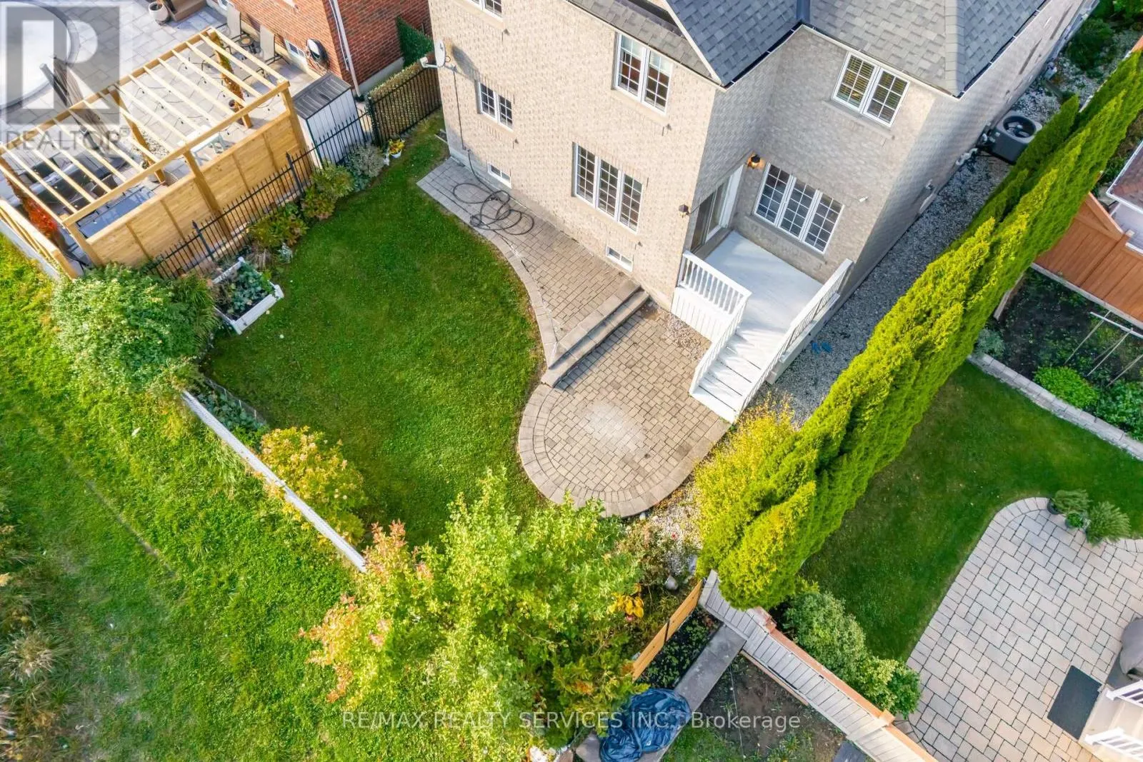 71 IVY GLEN DRIVE