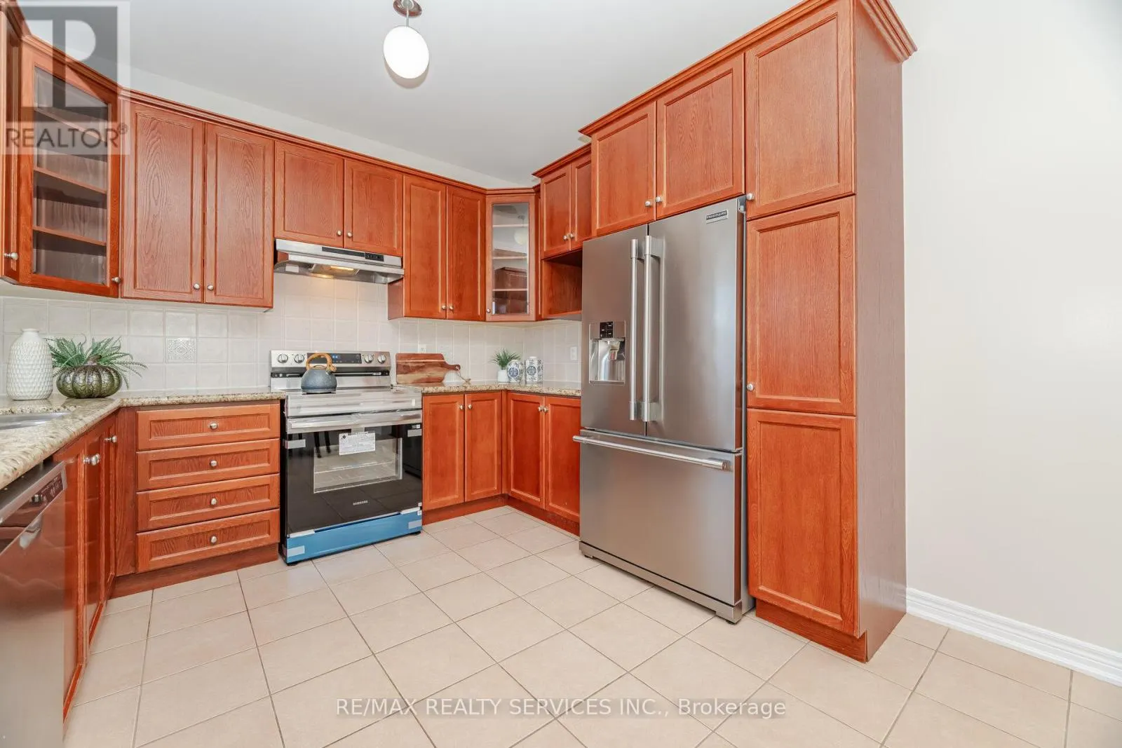 71 IVY GLEN DRIVE