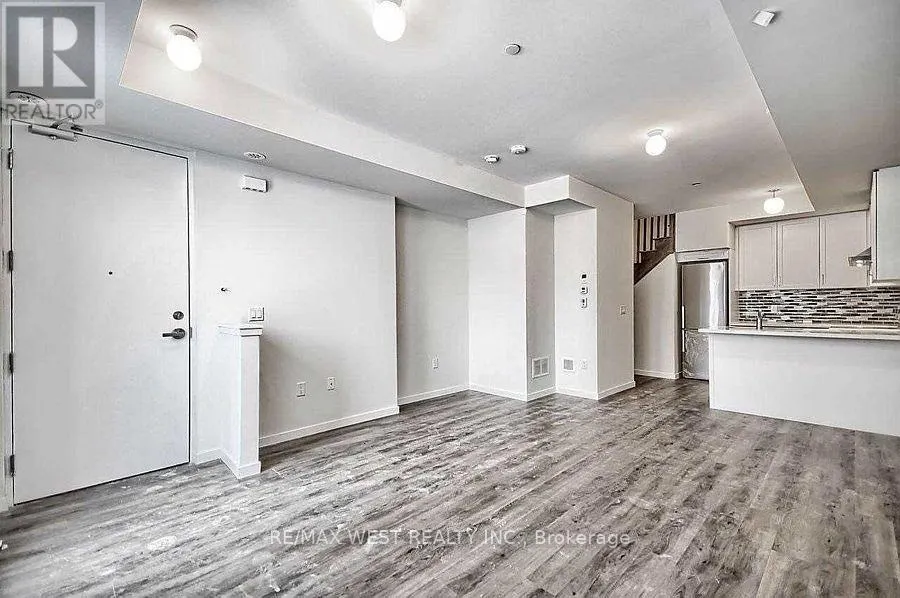 111 - 600 ALEX GARDNER CIRCLE