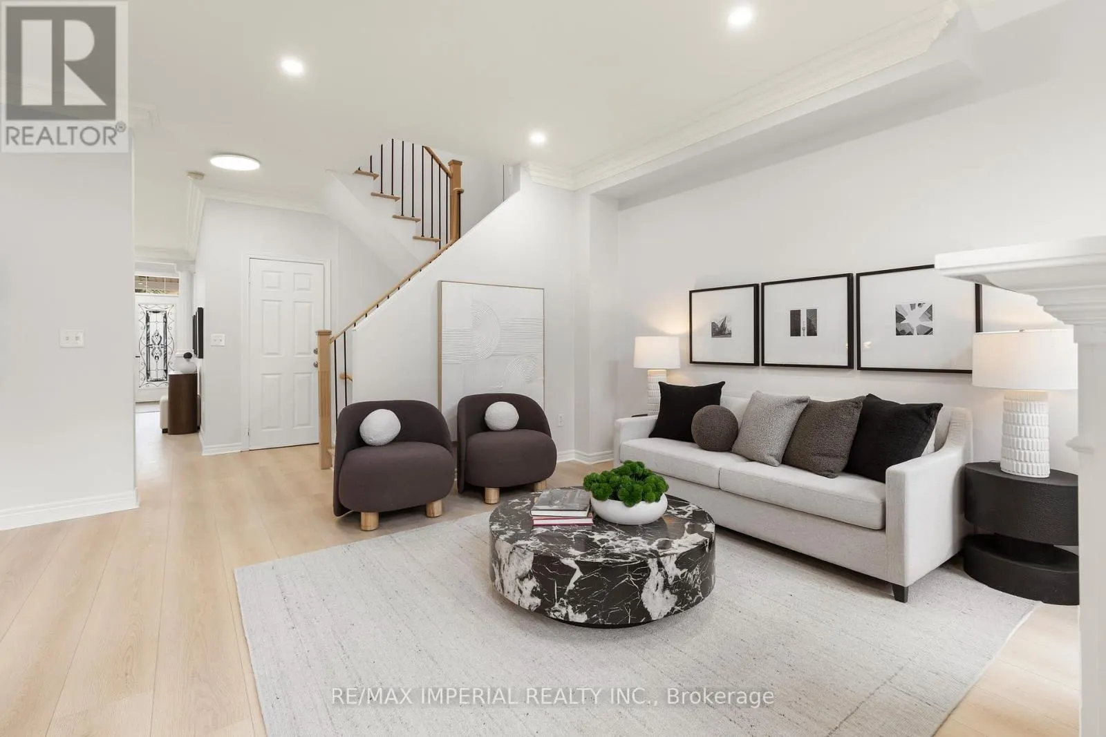 44 HAWKVIEW BOULEVARD