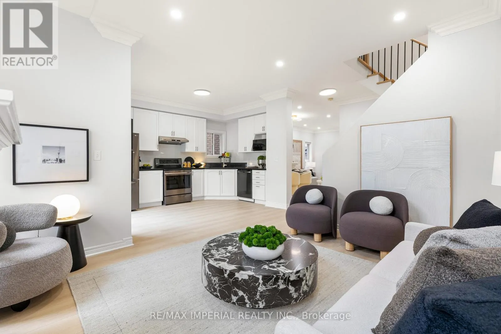 44 HAWKVIEW BOULEVARD