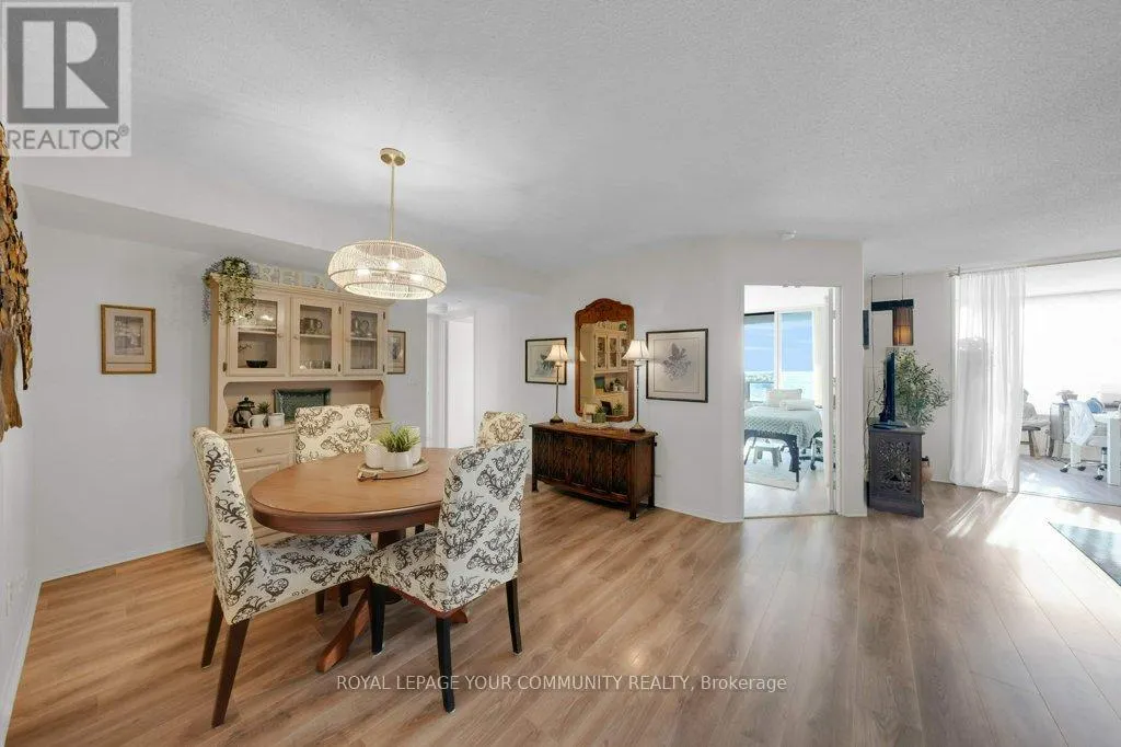 1407 - 33 WELDRICK ROAD E