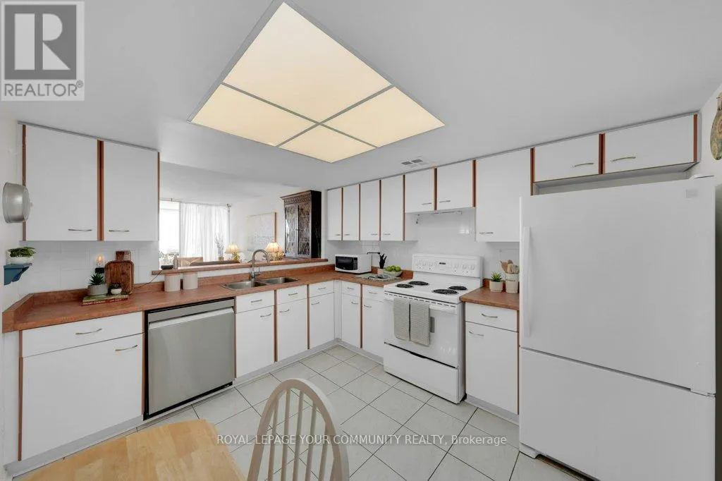 1407 - 33 WELDRICK ROAD E