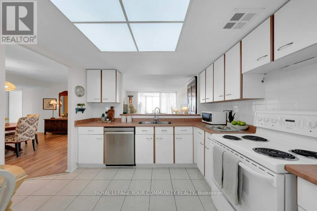 1407 - 33 WELDRICK ROAD E