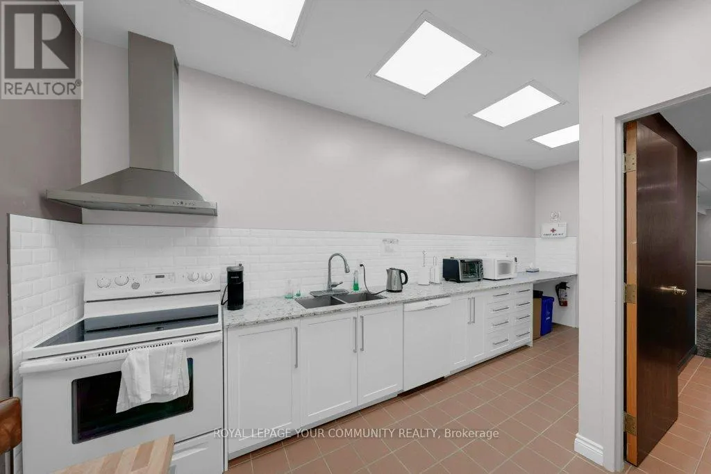 1407 - 33 WELDRICK ROAD E