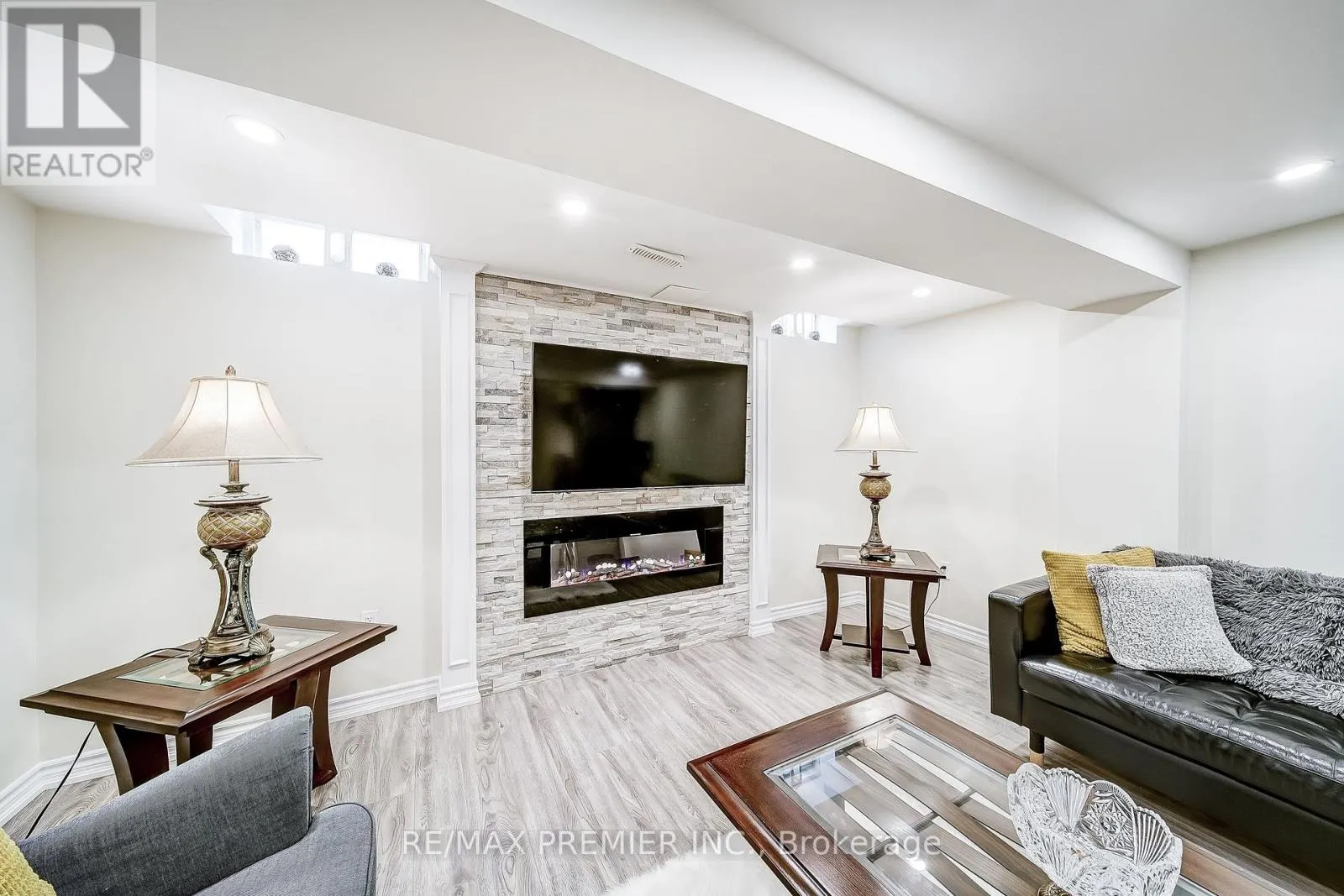 22 CANVASBACK DRIVE