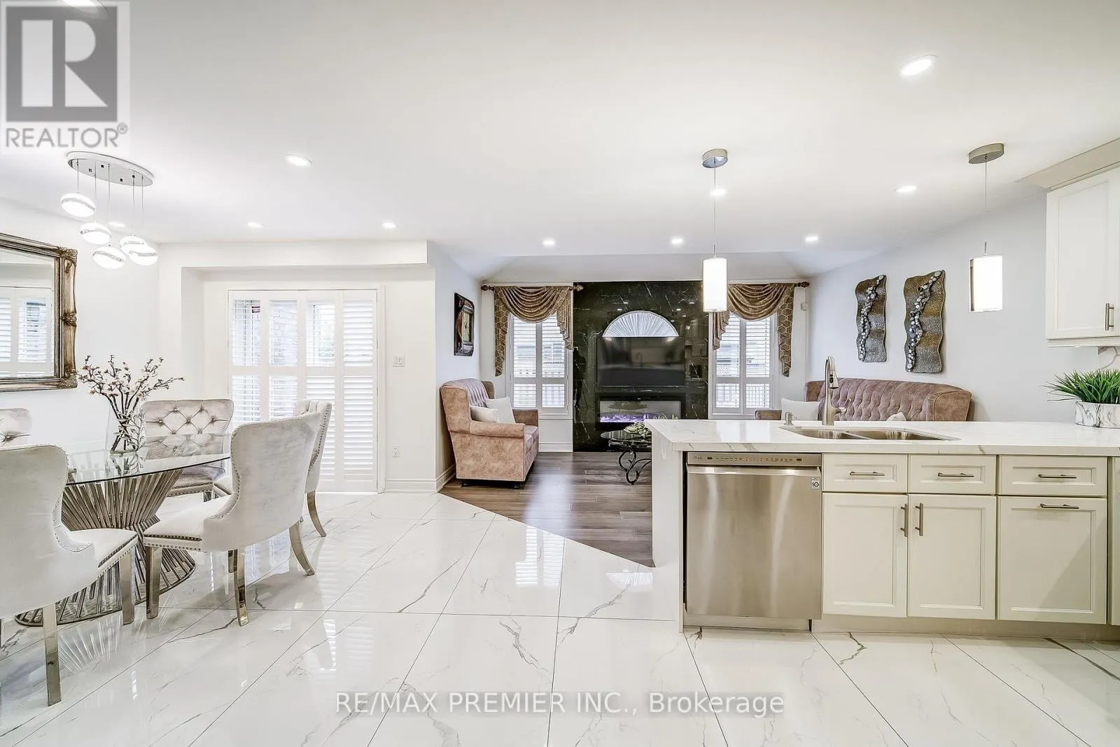 22 CANVASBACK DRIVE