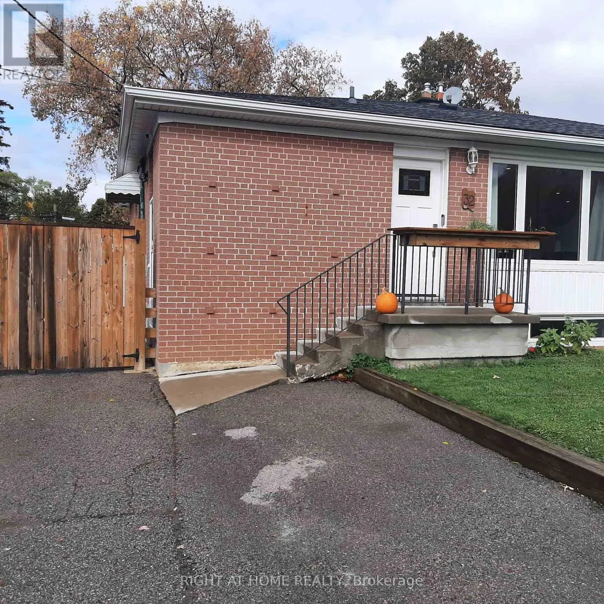 32 DAVIS ROAD