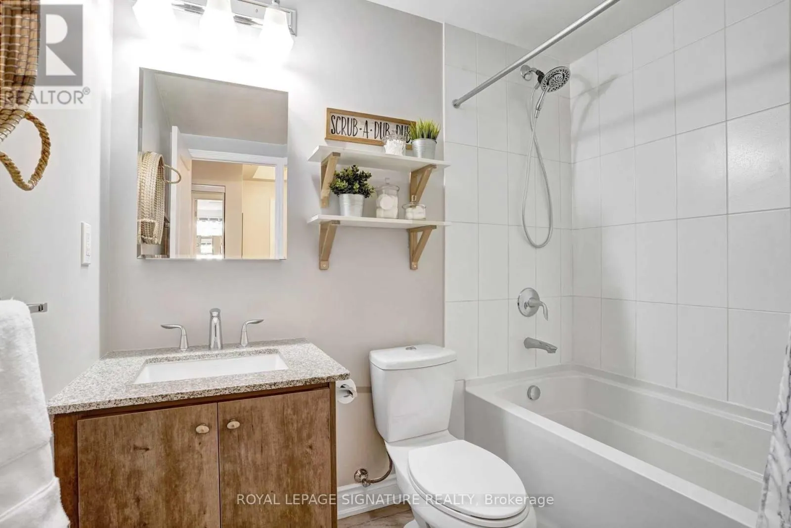 306A - 9088 YONGE STREET